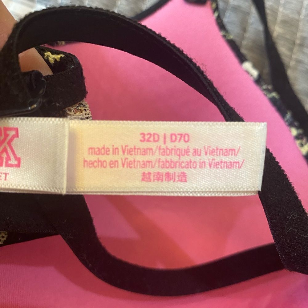Pink Victoria’s Secret Wear Everywhere t-shirt Lightly Lined Bra Women Size 32D - Picture 7 of 8